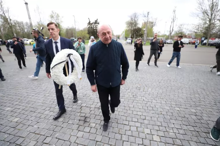 Ultima zi de omagii pentru Mircea Lucescu la Arena Națională. Ilie Bolojan, Traian Băsescu, Gică Popescu, Anghel Iordănescu au mers să-și ia adio de la "Il Luce"
