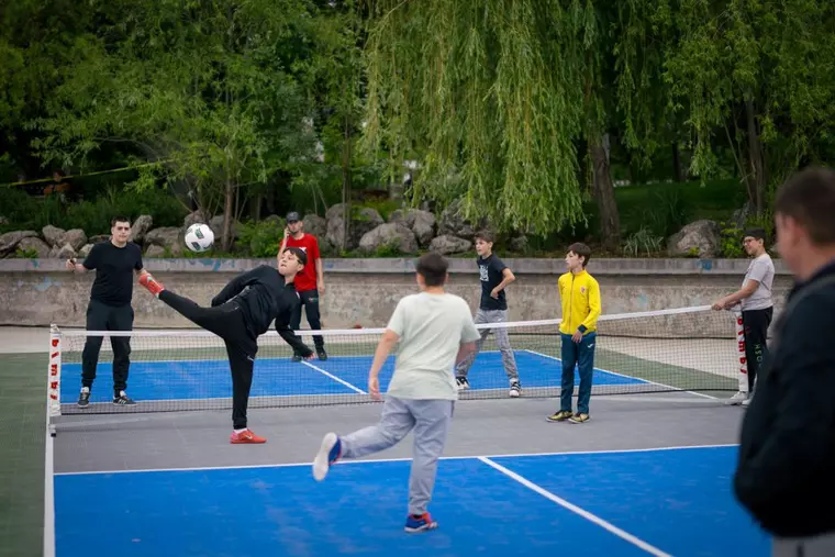 Parcul Drumul Taberei se transformă într-un uriaș teren de joacă urban la BCR Sport Arena Streetball 2026