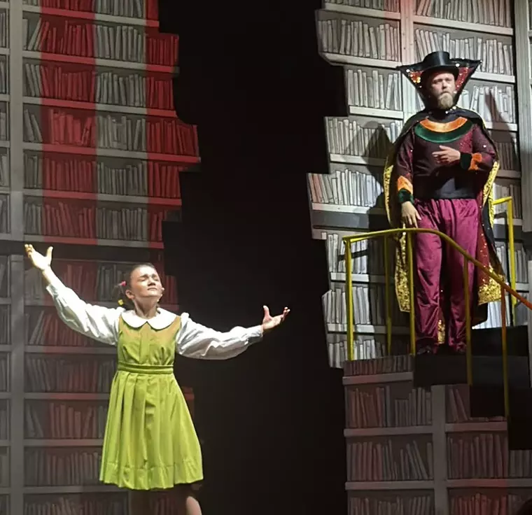 Matilda, un musical premiat de UNITER si sold out la Bucuresti, vara aceasta va avea spectacole estivale la Constanta.