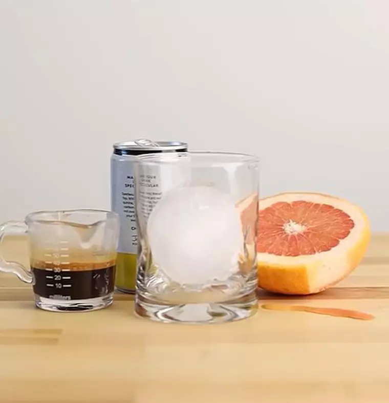 Ce este Espresso Tonic Bomb, băutura virală pe Tiktok