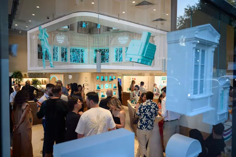 IQOS Boutique Victoriei – un spațiu conectat la ritmul orașului