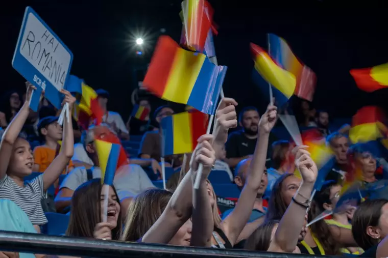 Florentin Petre, Dănciulescu și Prunea, parte din show-ul baschetbalistic de la Circul Metropolitan. Echipele de tineret ale României susținute de legende ale fotbalului
