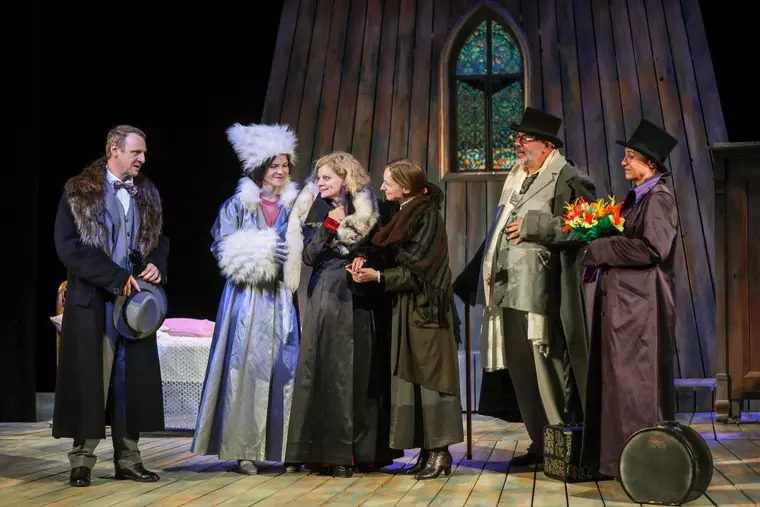 Teatrul Național „I.L.Caragiale” din București anunță premiera spectacolului "Livada de vișini", în regia lui Horațiu Mălăele