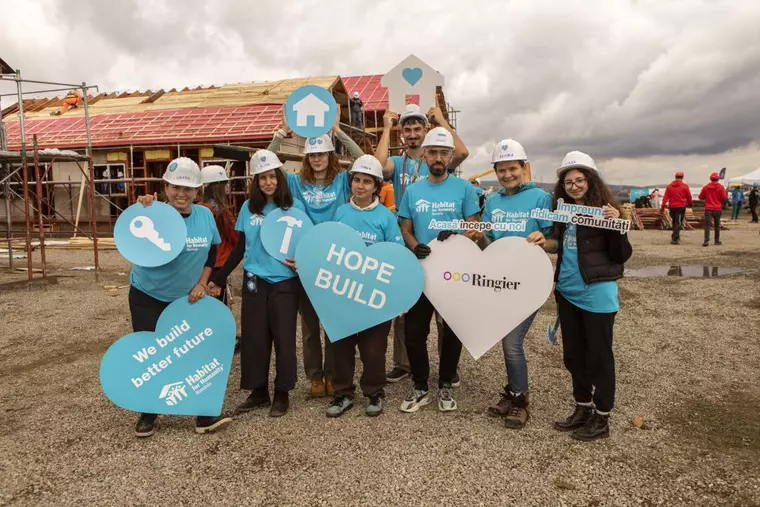 Hope Build 2026: 350 de voluntari au construit 6 locuințe în doar 5 zile, la cel mai mare eveniment de construcție accelerată din Europa