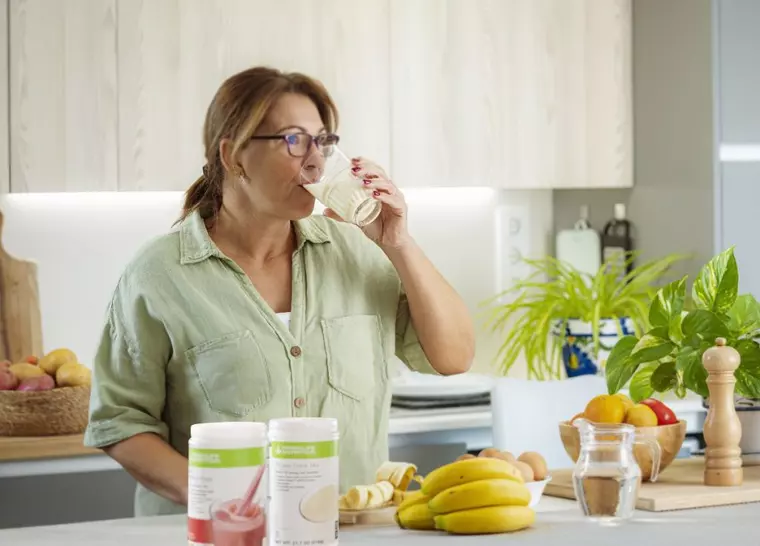 Cum ajută Herbalife femeile care se confruntă cu simptomele menopauzei