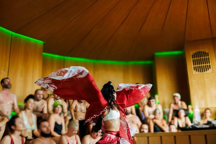 Bucureștiul devine capitala mondială a spectacolelor în sauna: Sauna Fest 2026 aduce peste 800 de experiențe la Therme Bucuresti