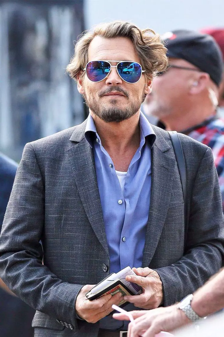 Johnny Depp a fost dat în judecată pentru agresiune fizică