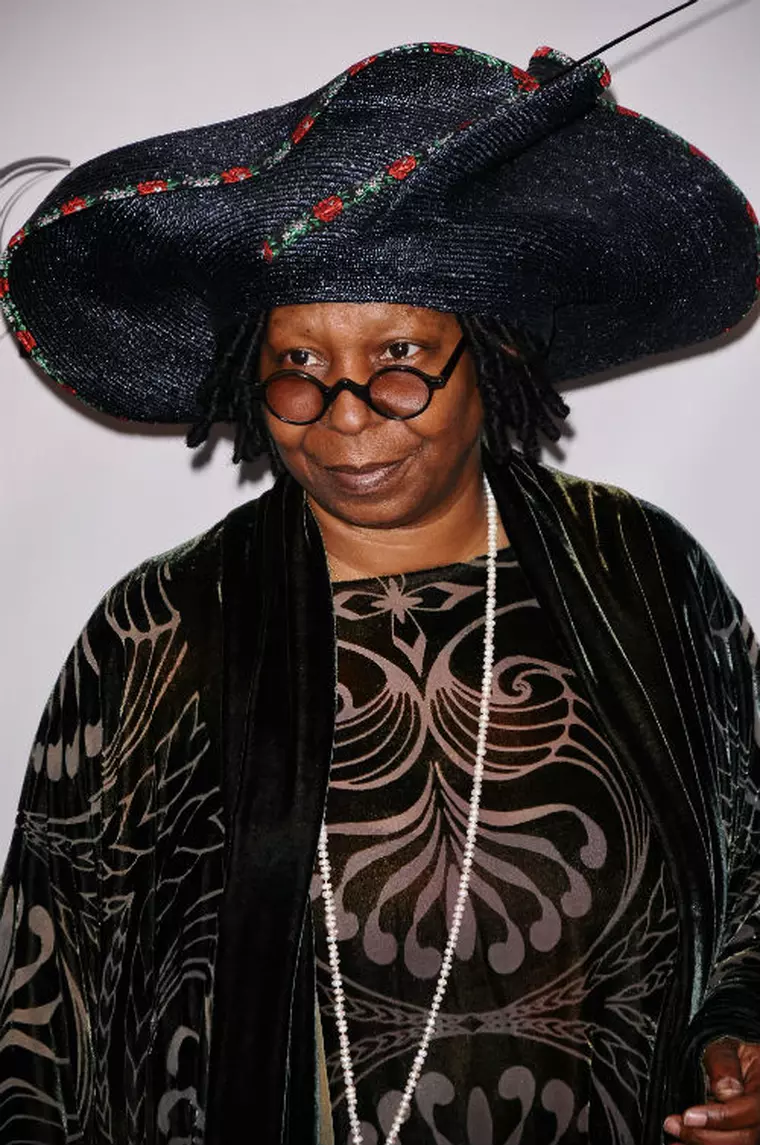 Whoopi Goldberg va deveni din nou soacră mare! Cățelul ei se însoară!