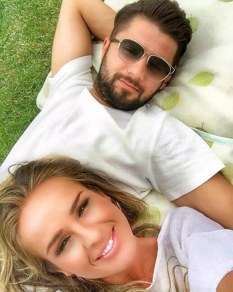 13495282_988447464604642_573363404087458549_n