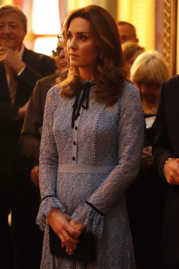 Sarcina Ducesei de Cambridge este deja vizibilă.