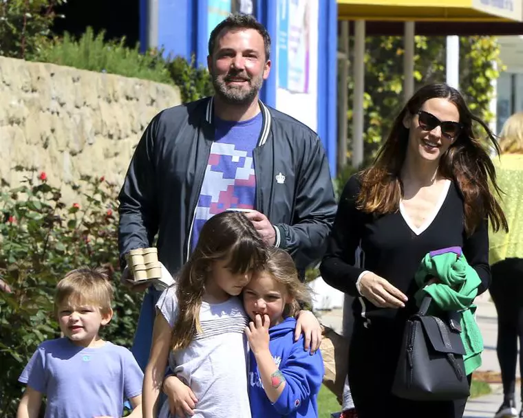 Ben Affleck, alături de Gennifer Garner și cei trei copii ai lor.