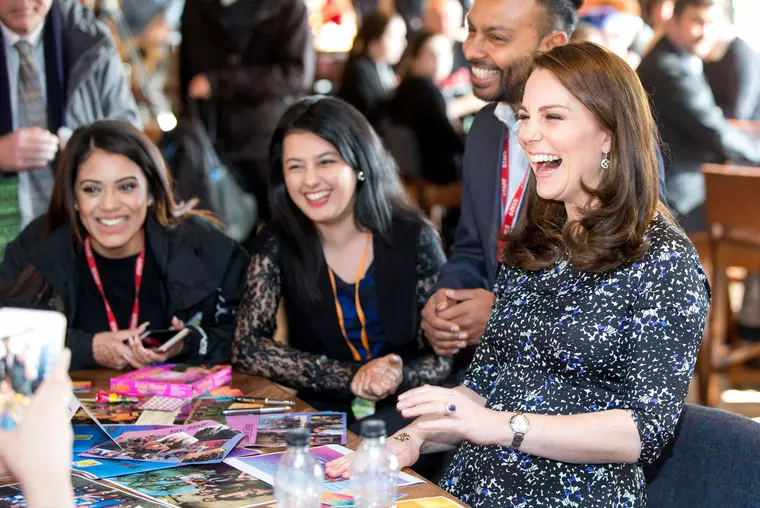 Kate Middleton s-a amuzat copios în timp ce era tatuată. 