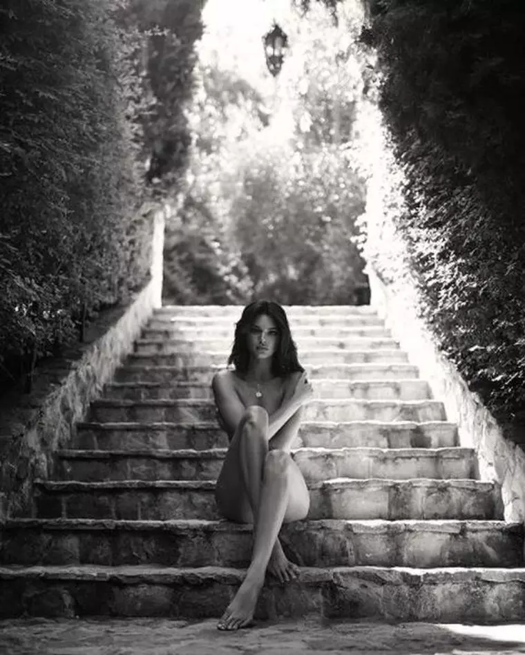 Kendall Jenner a pozat nud