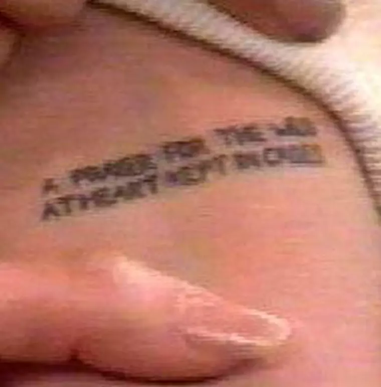 Ce semnificație au tatuajele Angelinei Jolie