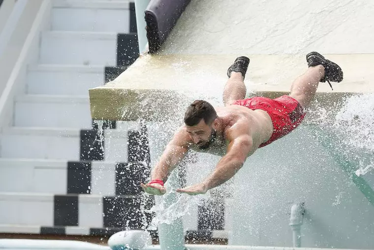 Andrei Stoica a părăsit competiția Exatlon, din cauza accidentării la picior.