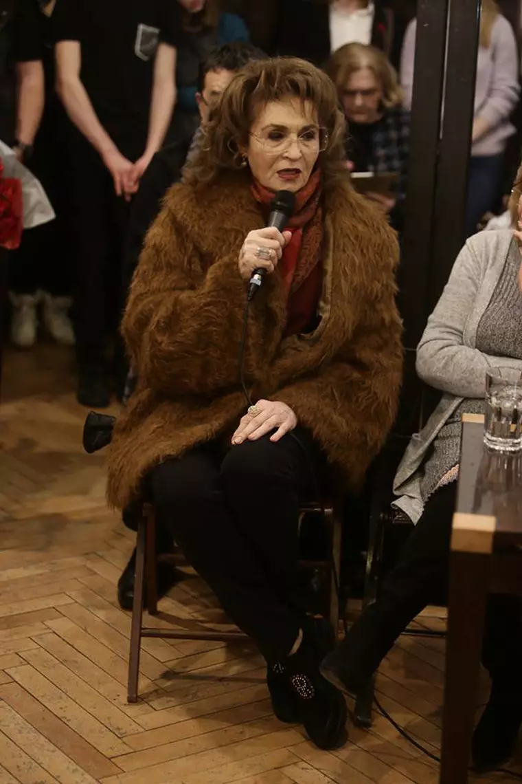 Angela Similea s-a întors în România după o absență de un an