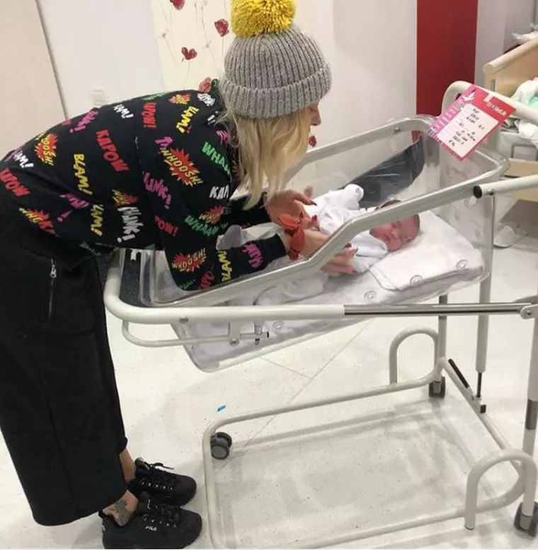 Delia și nepotica ei