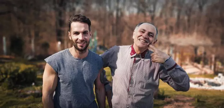 cât de bine seamănă Randi cu tatăl său