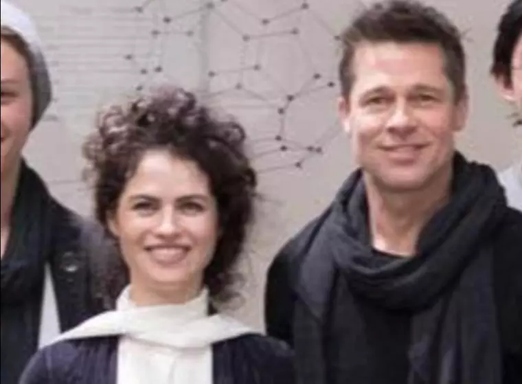 Fotografia făcută împreună la MIT. Brad și Neri sunt foarte potriviți.