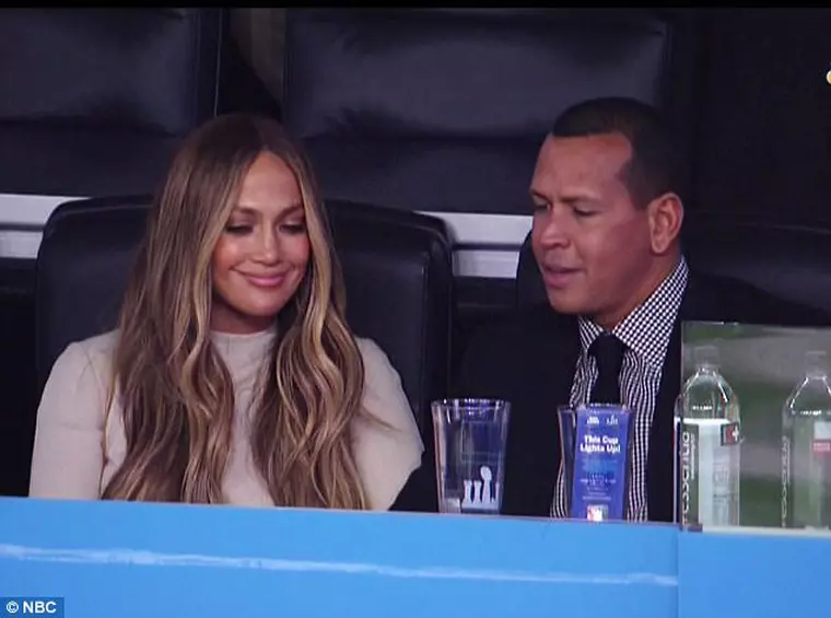 Jennifer Lopez a venit să-l viziteze pe Alex Rodriguez la meci.