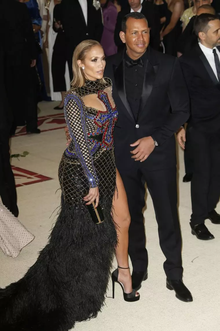 La aproape 50 de ani, Jennifer Lopez arată fabulos!