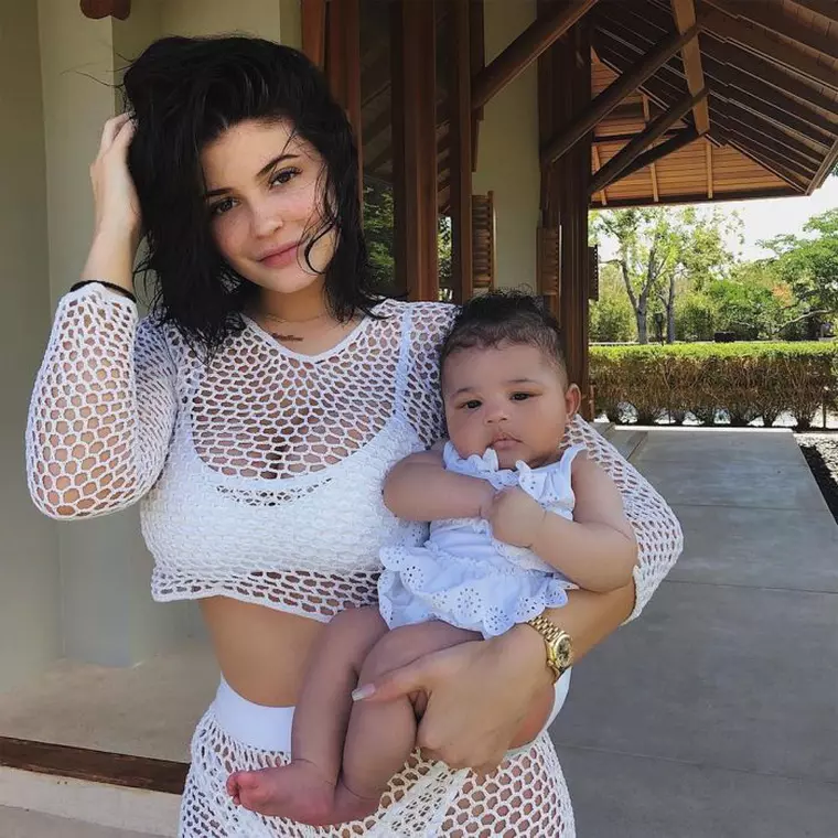 Kylie Jenner, alături de Stormi