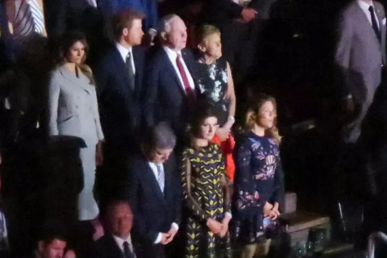 Totonto, Canada - Melania Trump, în deux pieces-ul Dior.