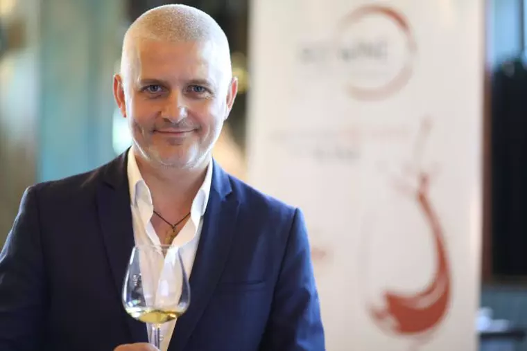 ce pasiune are Cornel Ilie