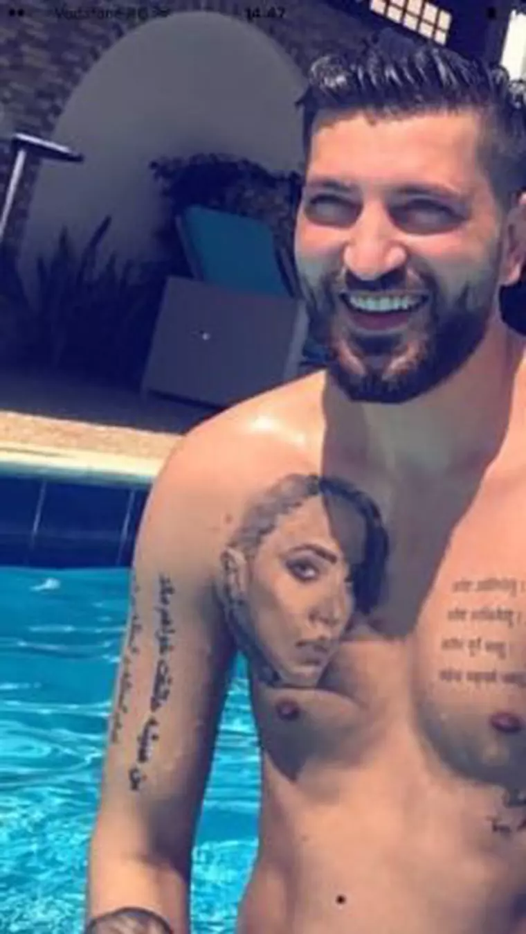 Virgil Şteblea şi-a tatuat chipul Adelinei Pestriţu pe piept 