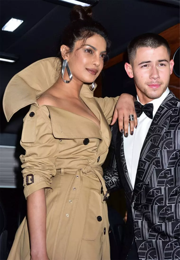 Priyanka și Nick - împreună pe covorul roșu, la Met Gala 2017.