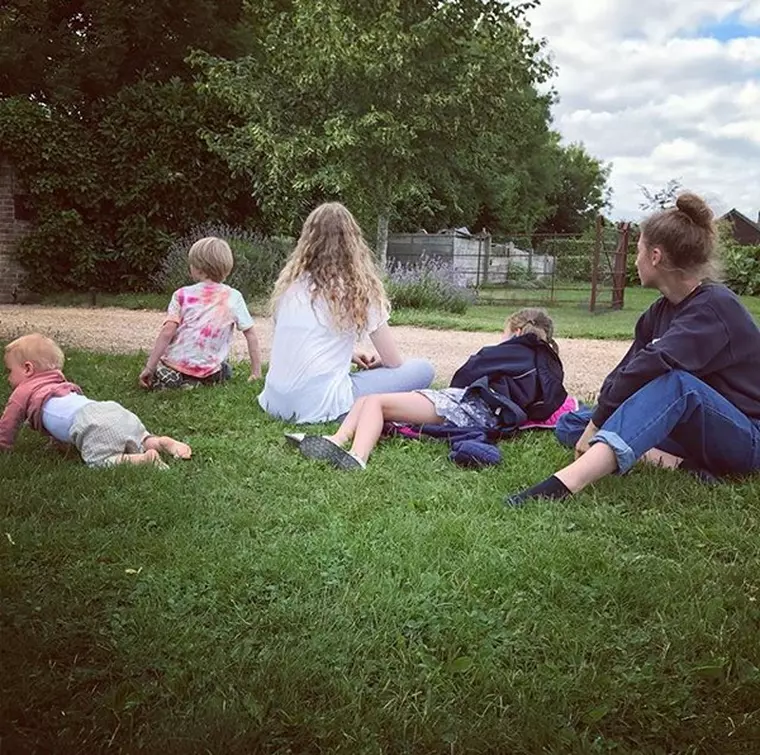 Așa este așteptat Jamie acasă...