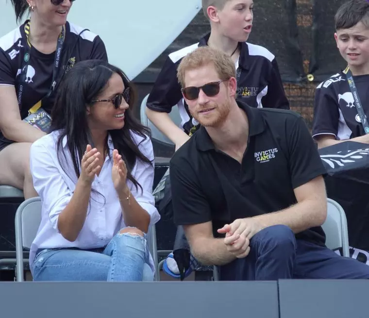 Jeanșii purtați de Meghan s-au epuizat în cel mai scurt timp.