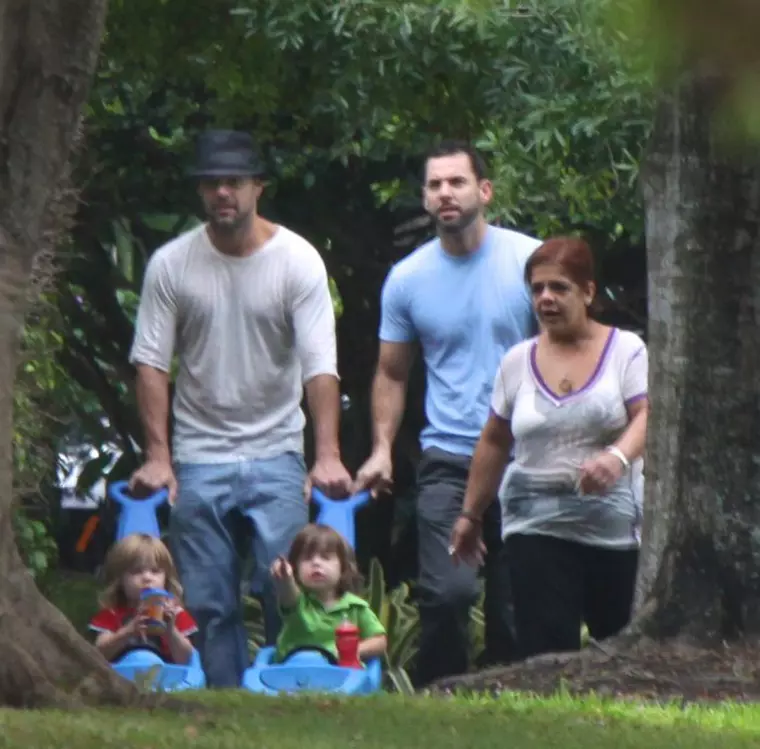 Ricky Martin, alături de Jwan Yosef și cei doi copii gemeni ai artistului, Matteo și Valentino