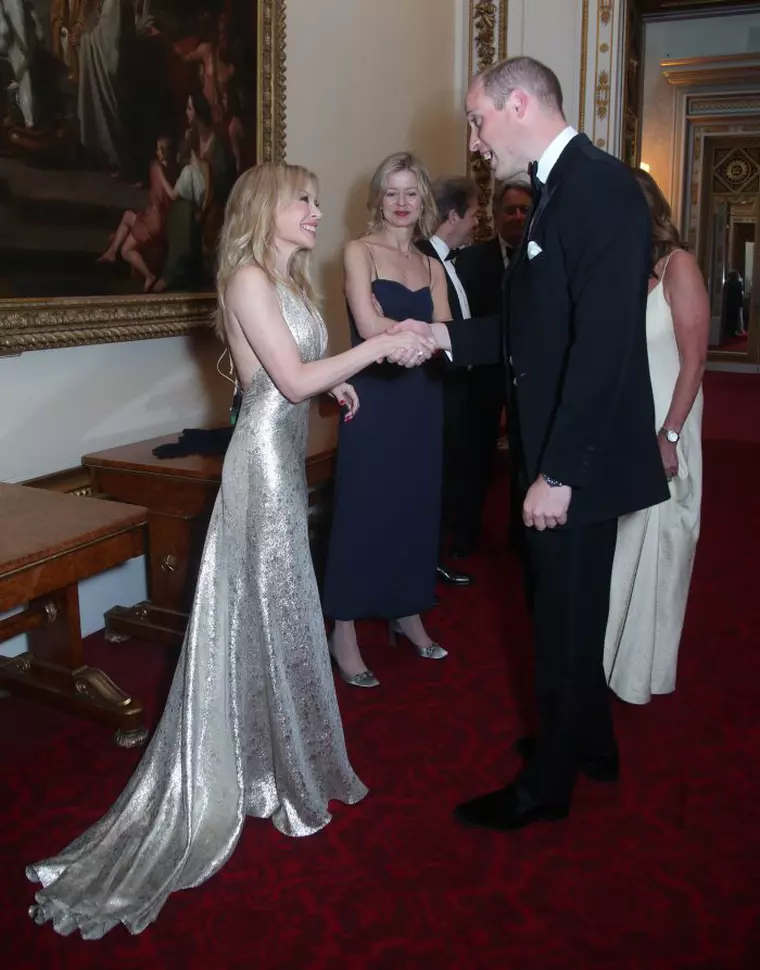 Kylie Minogue s-a întâlnit cu Prințul William la Palatul Buckingham.