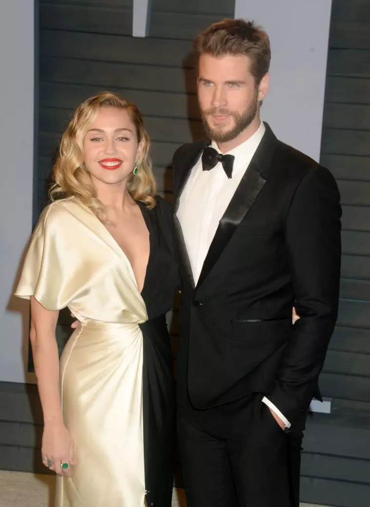 Liam Hemsworth nu a putut-o însoți pe Miley la Premiile Grammy din cauza stării de sănătate.
