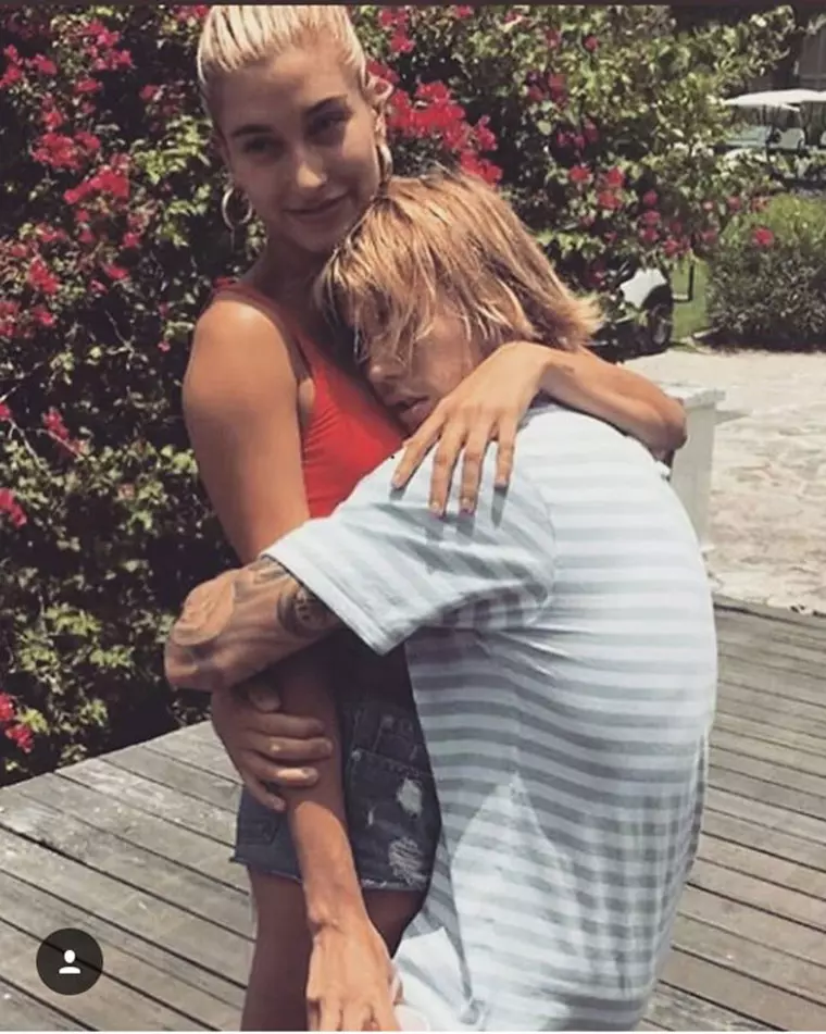 Justin și Hailey, viitoarea lui soție.