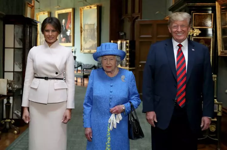 Regina Elisabeta a II-a, alături de Donald și Melania Trump, la Castelul Windsor.