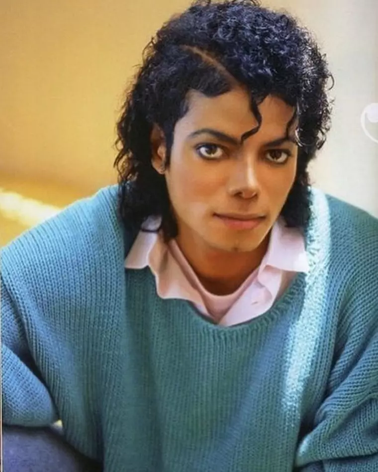 Michael Jackson, pe vremea când încă nu exagerase cu operațiile estetice.