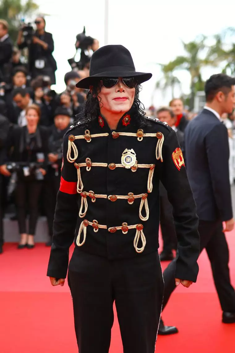 În ultima parte a vieții, Michael Jackson devenise de nerecunoscut.