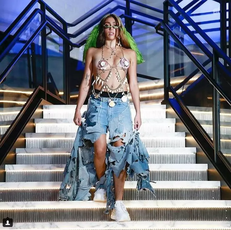 Lourdes a defilat pentru Gypsy Sport.