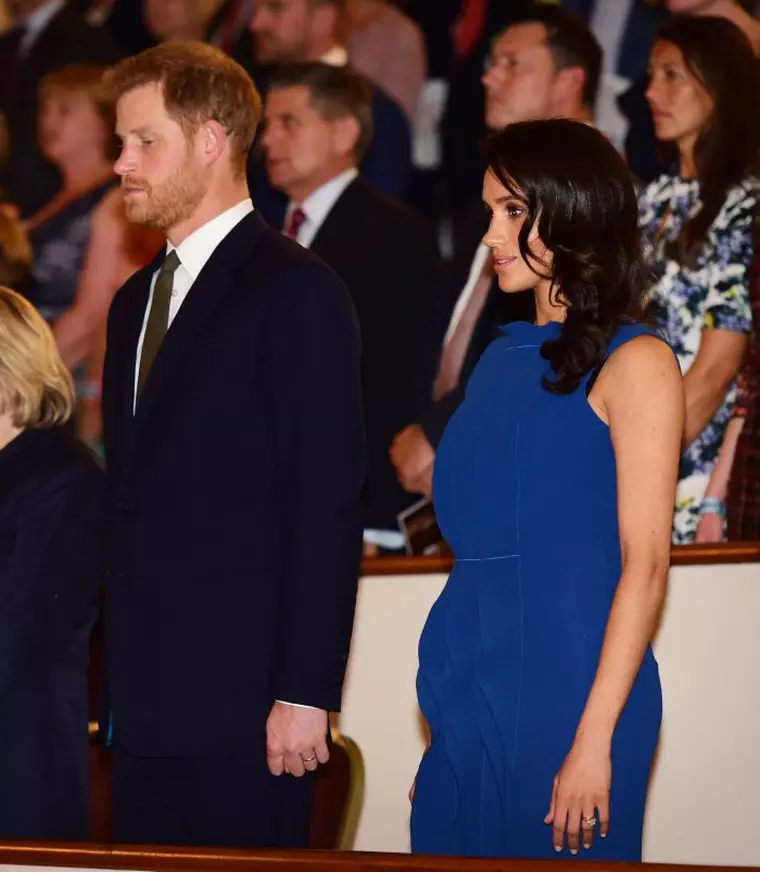 Meghan Markle este însărcinată sau rochia nu o avantajează?