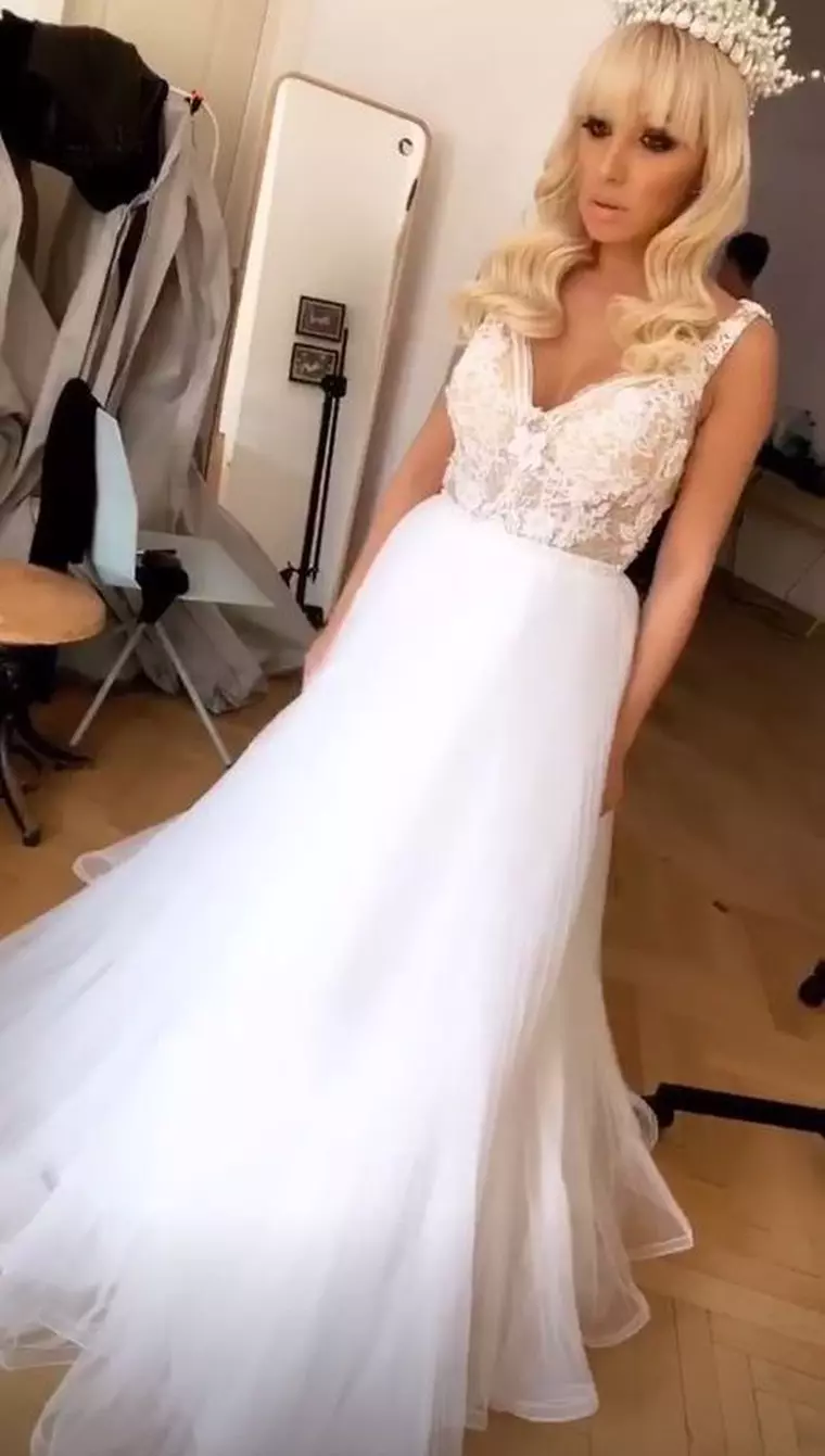 Sorana, în rochie de mireasă