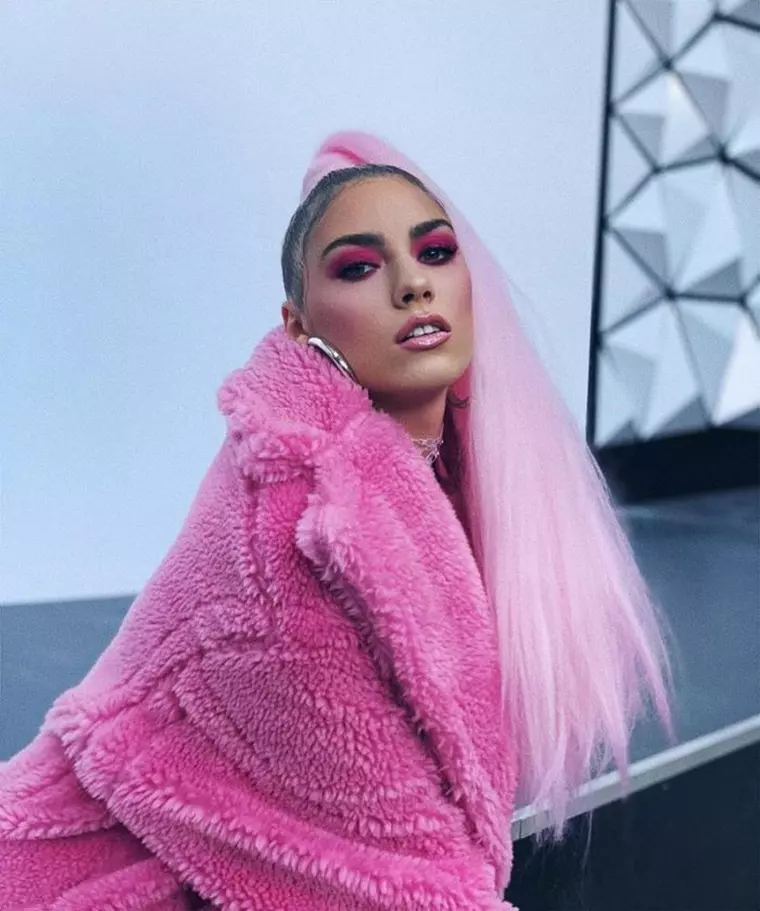 JO și-a schimbat look-ul