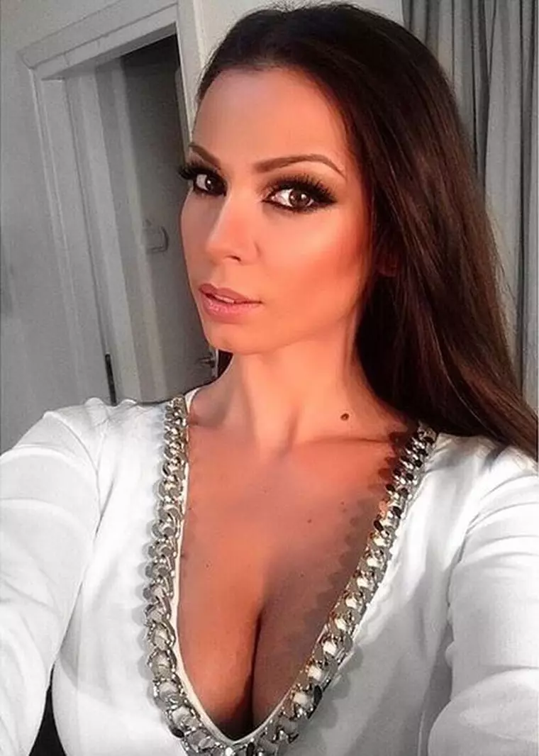 Iuliana Luciu Asia Express