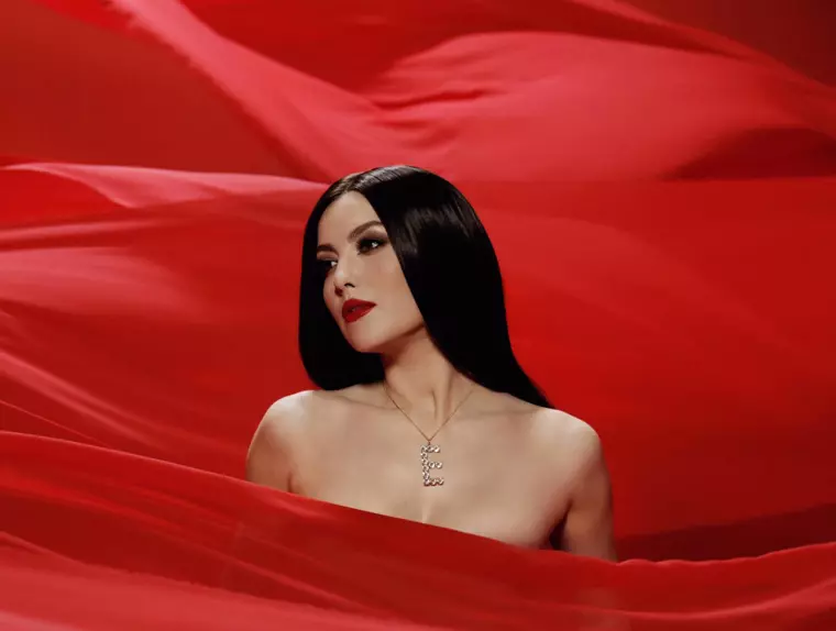 Elena Gheorghe schimbare de look pentru videoclipul Turboman