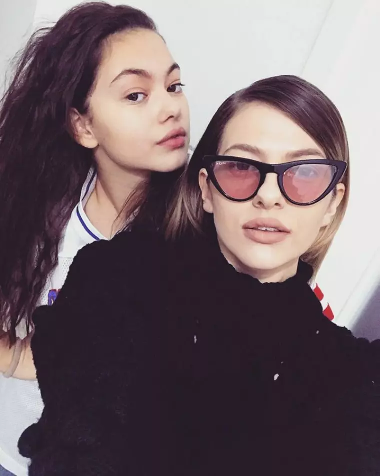 Lidia Buble și sora ei, Lorena