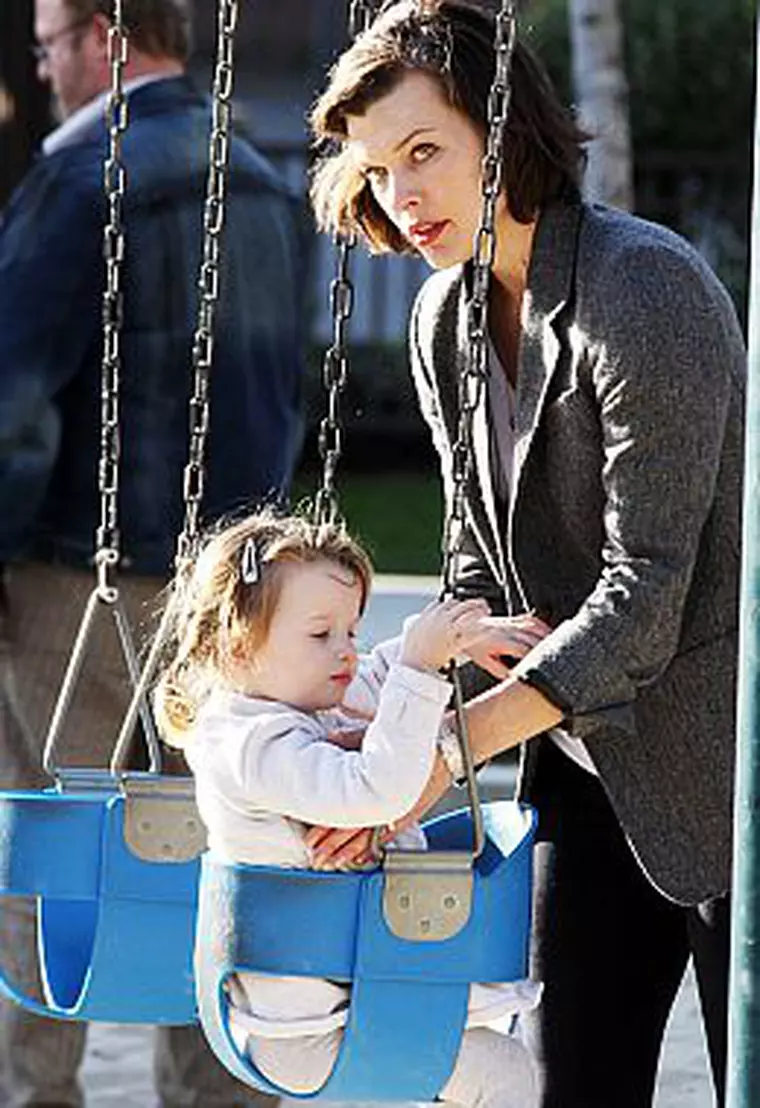 Milla Jovovich, Ever Anderson 