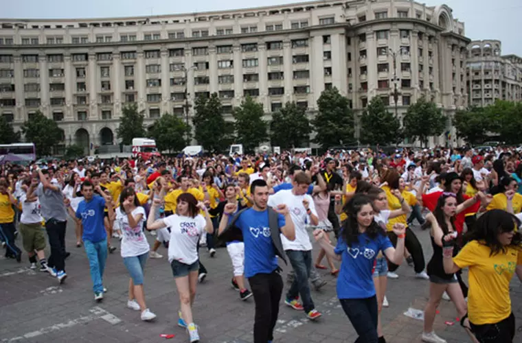 Summer Start Flash Mob 