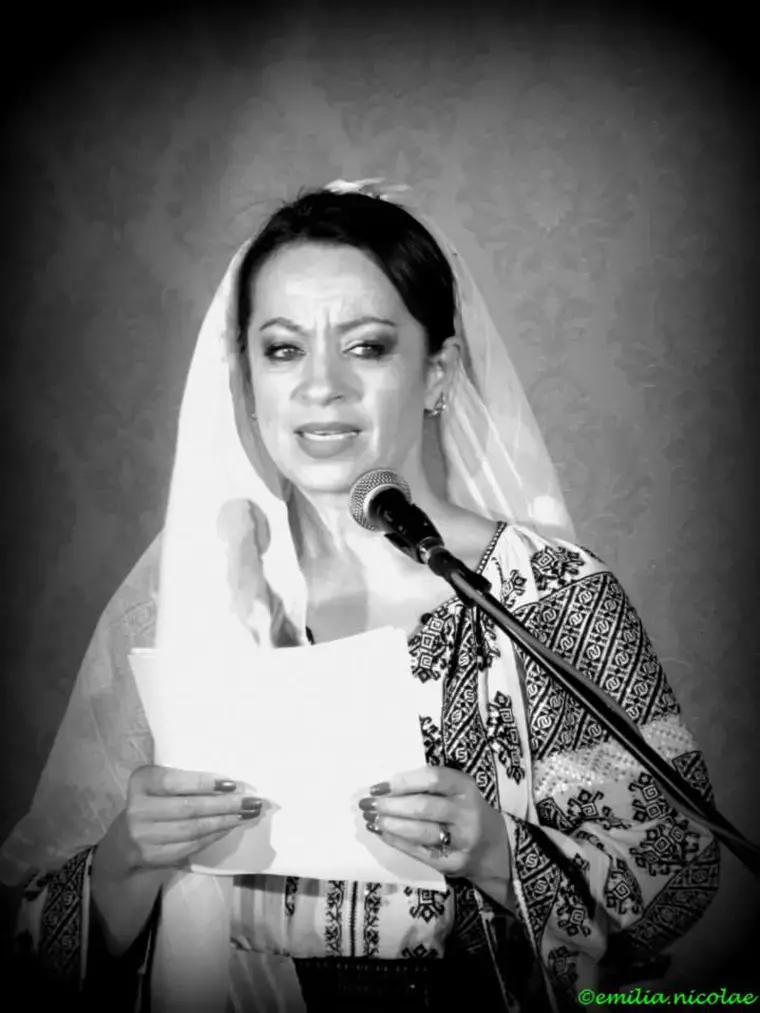 Cine-este-Adriana-Trandafir-7