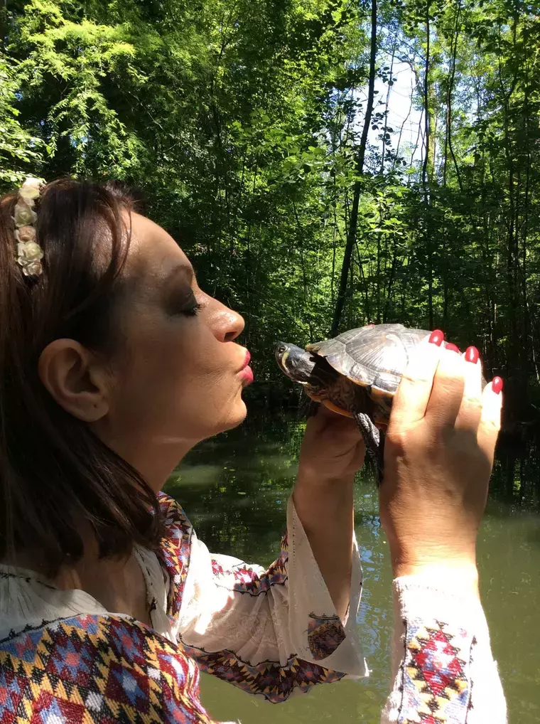 Cine-este-Adriana-Trandafir-10